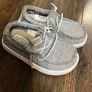 Toddler hey dude Wally shoes size 7